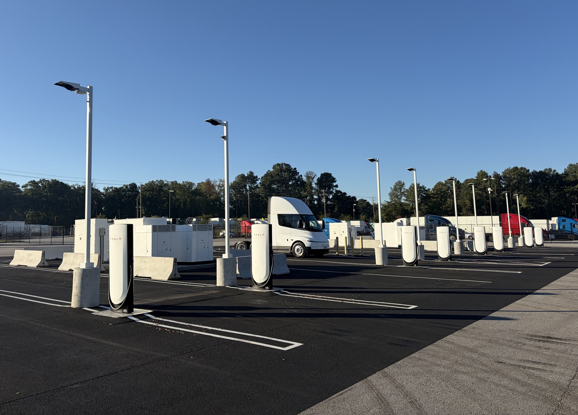 Tesla’s First East Coast Semi Megacharger Opens Near Atlanta. Here’s Why It Matters