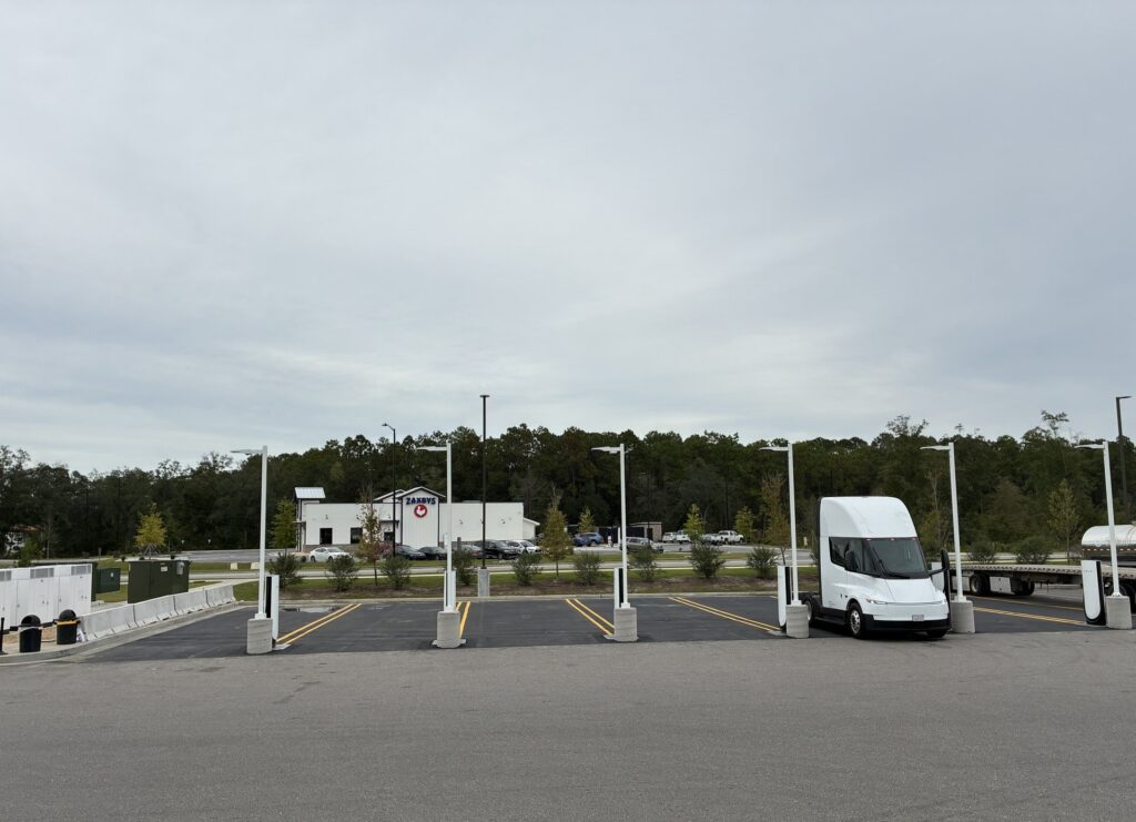 Tesla Semi at the Ellabell Megacharger